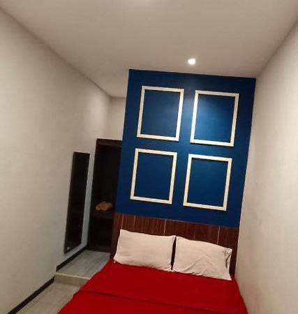 Bromo Family Guest House Kepanjen エクステリア 写真