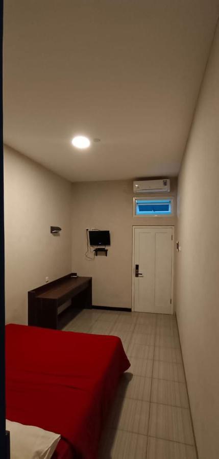 Bromo Family Guest House Kepanjen エクステリア 写真