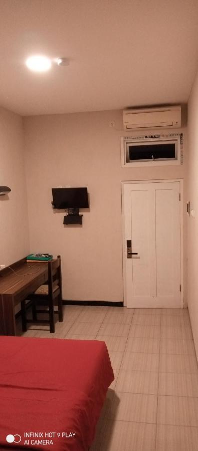 Bromo Family Guest House Kepanjen エクステリア 写真
