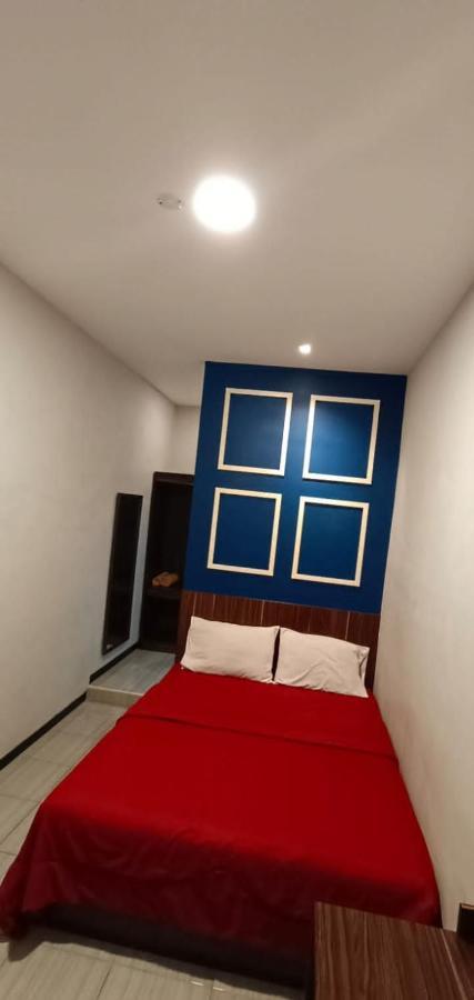 Bromo Family Guest House Kepanjen エクステリア 写真